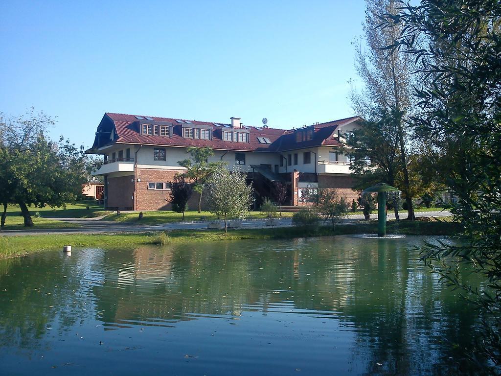 Grante Motel Ostřihom Exteriér fotografie